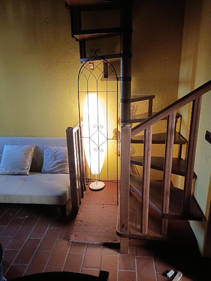 Апартаменты Il Borgo Dei Pini Винчи Экстерьер фото