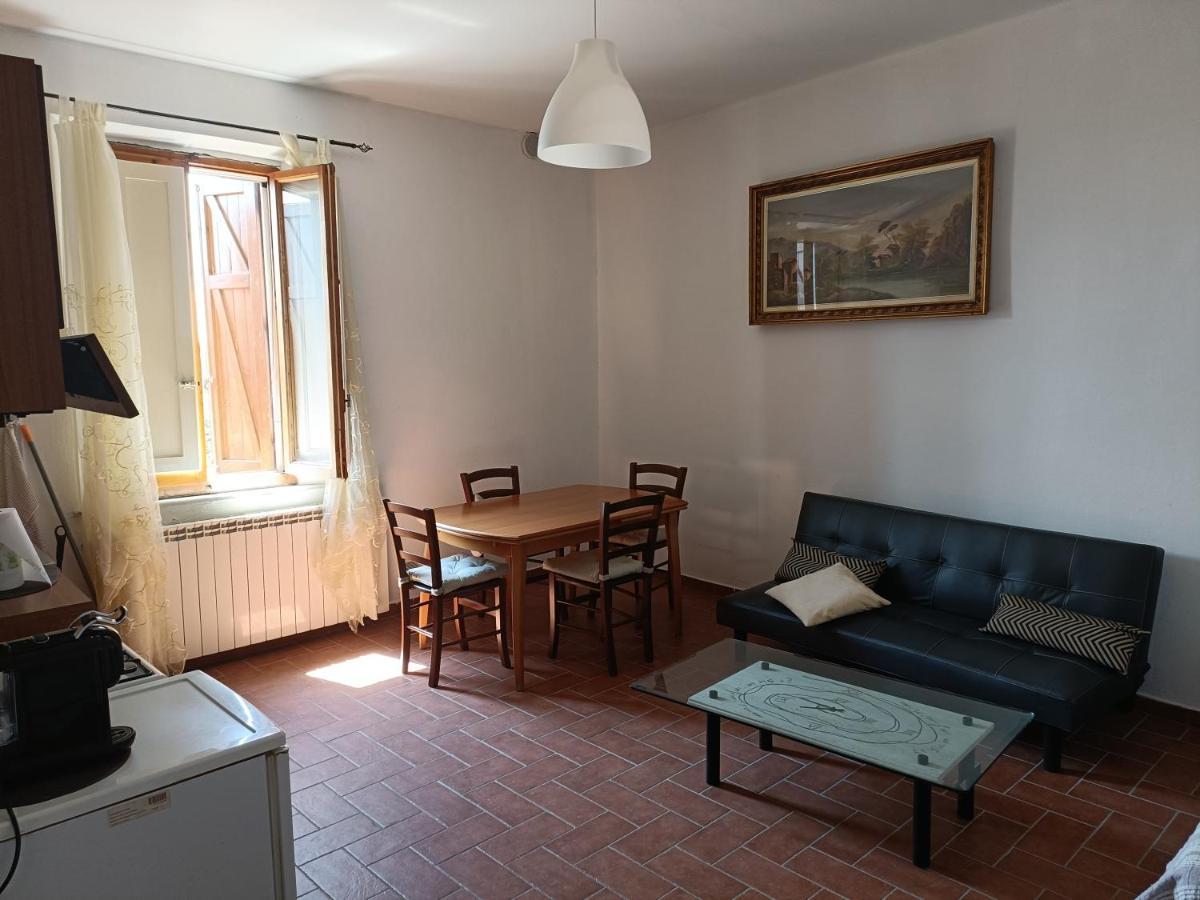 Апартаменты Il Borgo Dei Pini Винчи Экстерьер фото