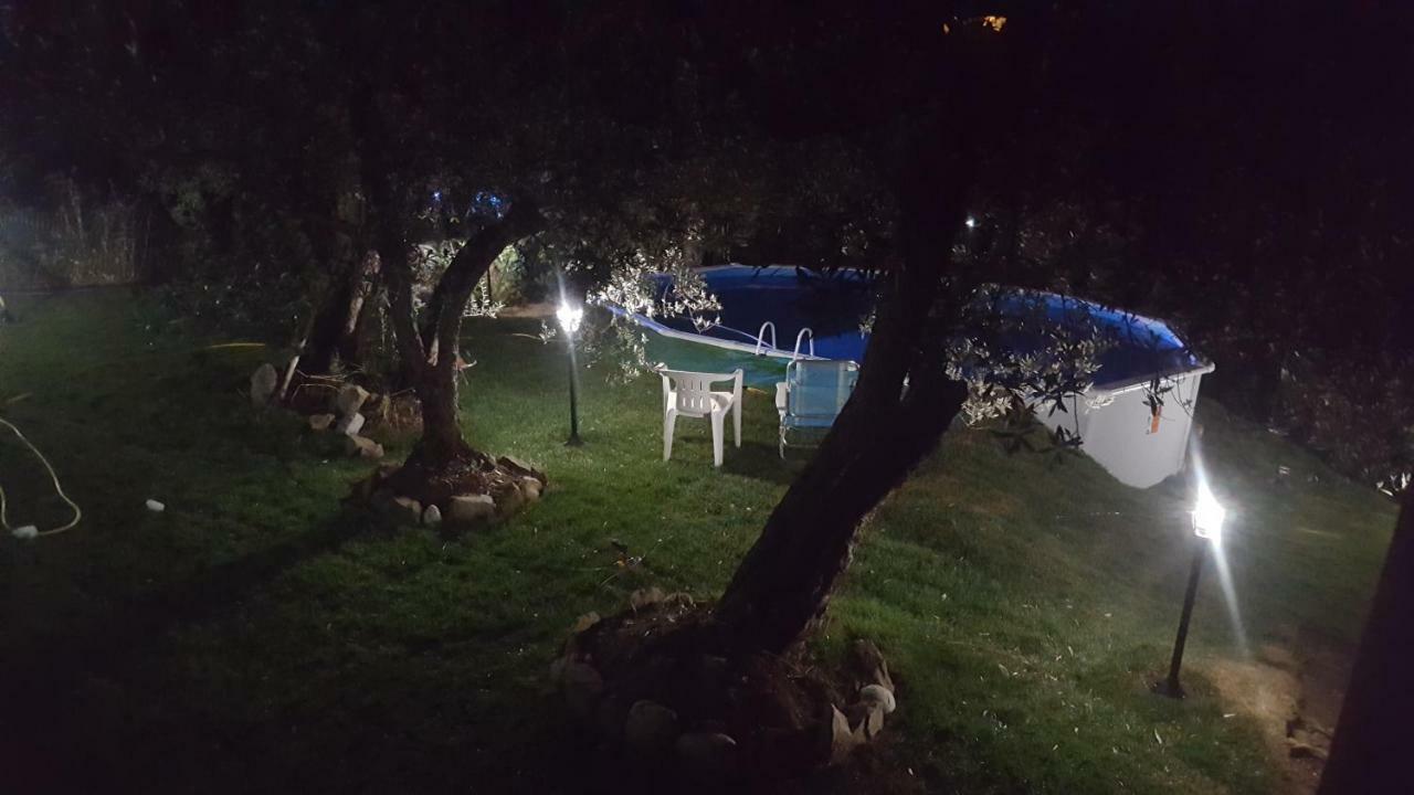 Апартаменты Il Borgo Dei Pini Винчи Экстерьер фото