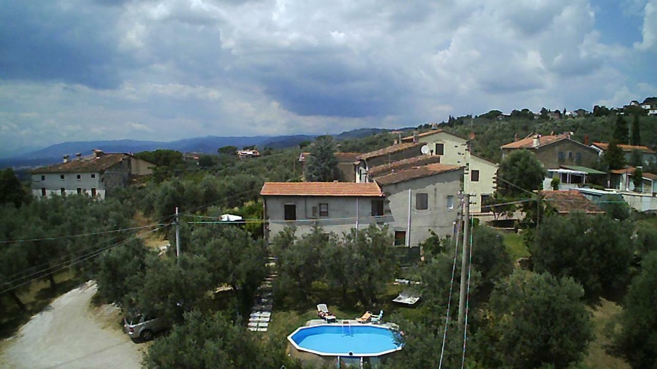 Апартаменты Il Borgo Dei Pini Винчи Экстерьер фото
